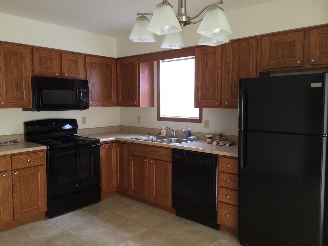 Foto principal - 2132 E Black Ave