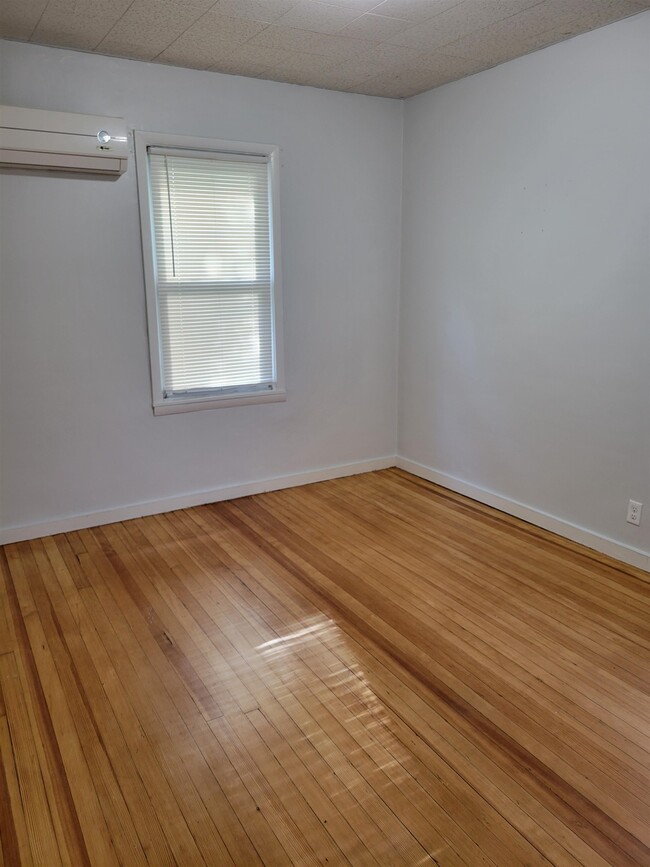 Foto del edificio - 410 Morse Ave