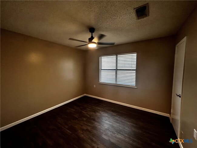 Building Photo - 301 Rockwood Dr