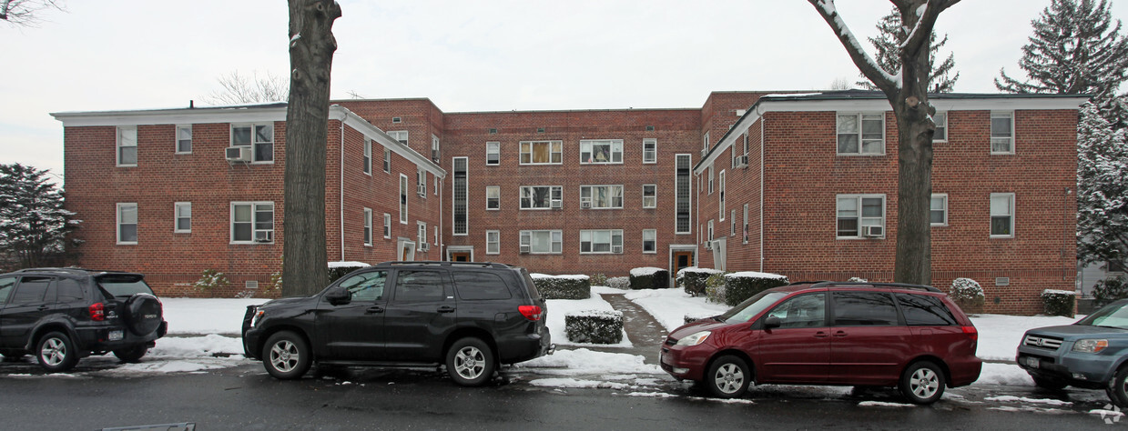 Primary Photo - 33 E Grand St