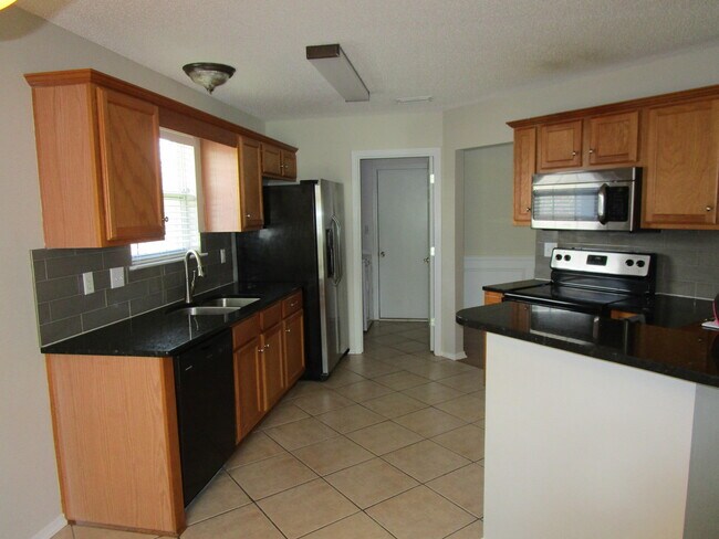 Foto del edificio - 4561 Castlewood Ln