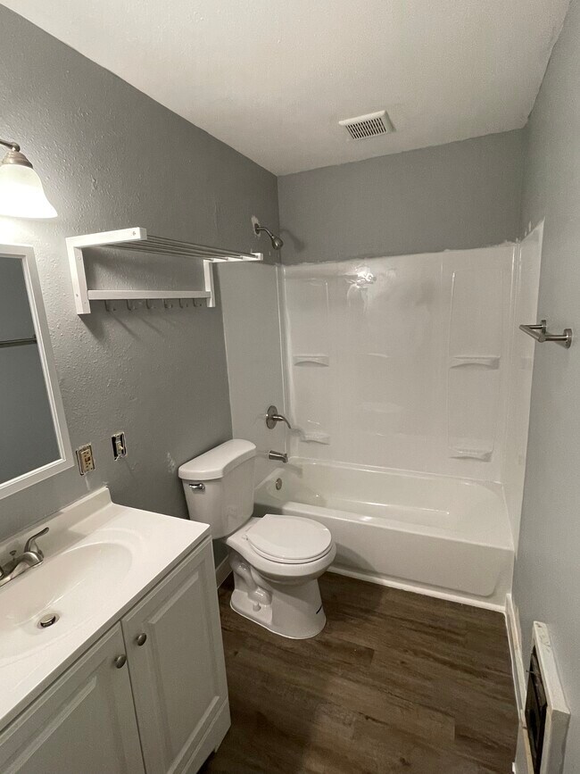 Foto del edificio - 923 Chenault Ave