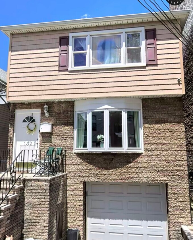 2 Family home , unit 2. - 132 Dekalb Ave
