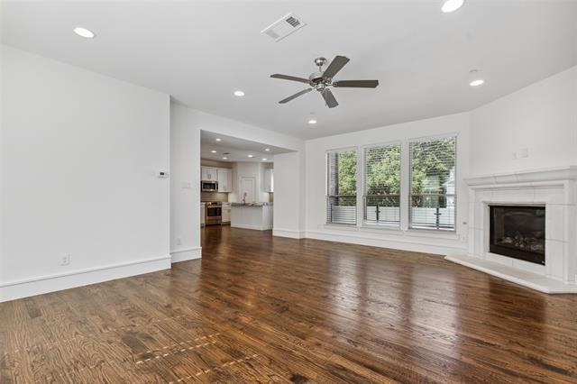 Foto del edificio - 3426 Potomac Ave