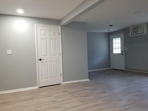 Building Photo - 532 Miller Ave