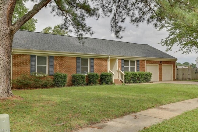 Building Photo - 2637 N Elizabeth Harbor Dr