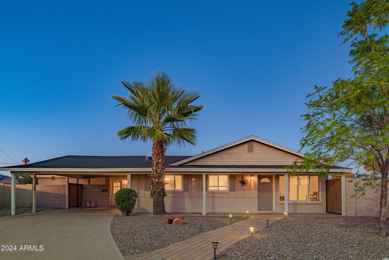 Primary Photo - 3523 N Hopi Way