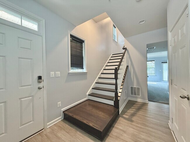 Foto del edificio - 4721 Six Forks Dr