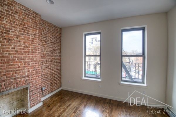 Building Photo - 137 Adelphi St