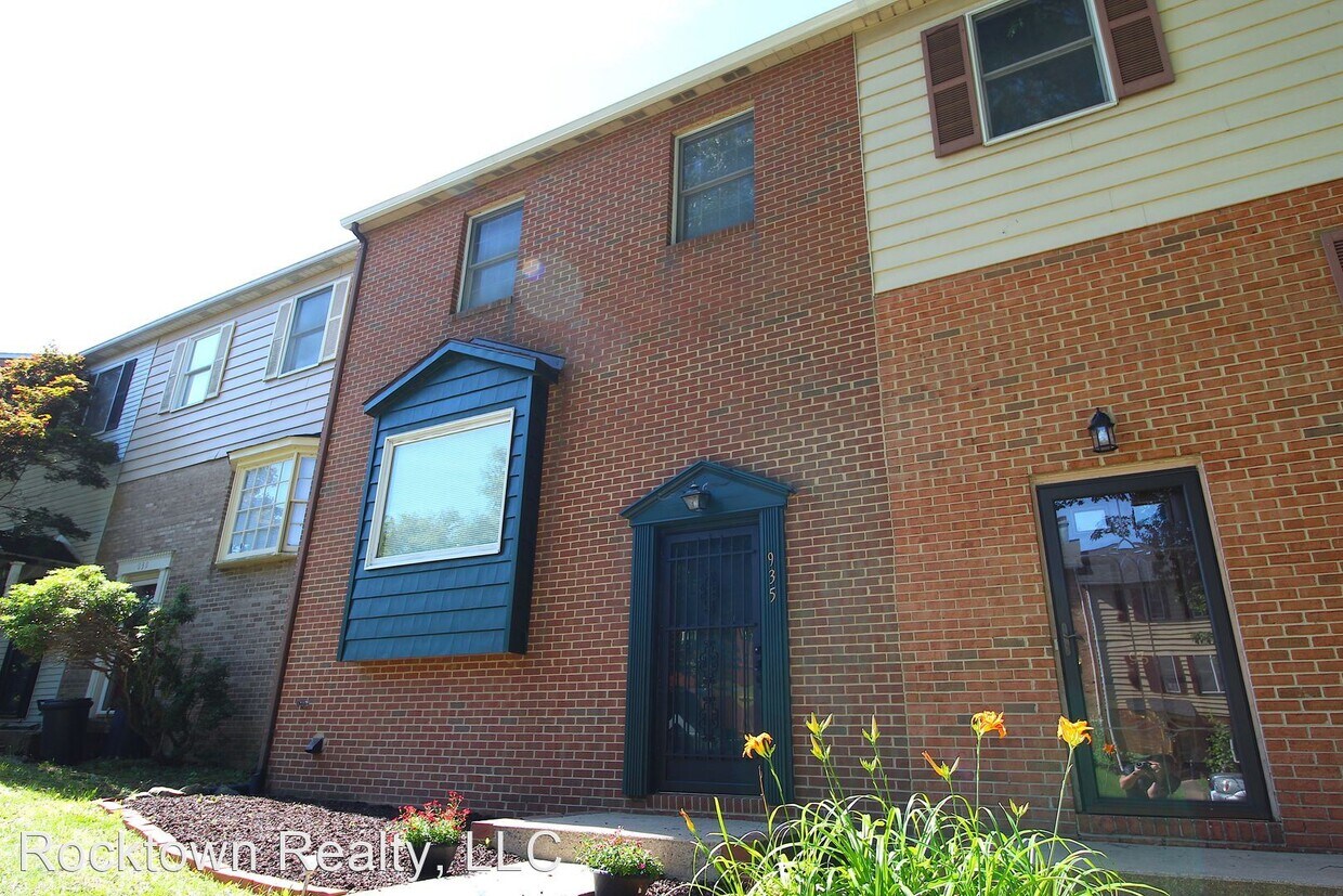 3 br, 2.5 bath House 935 Meadowlark Drive House Rental in