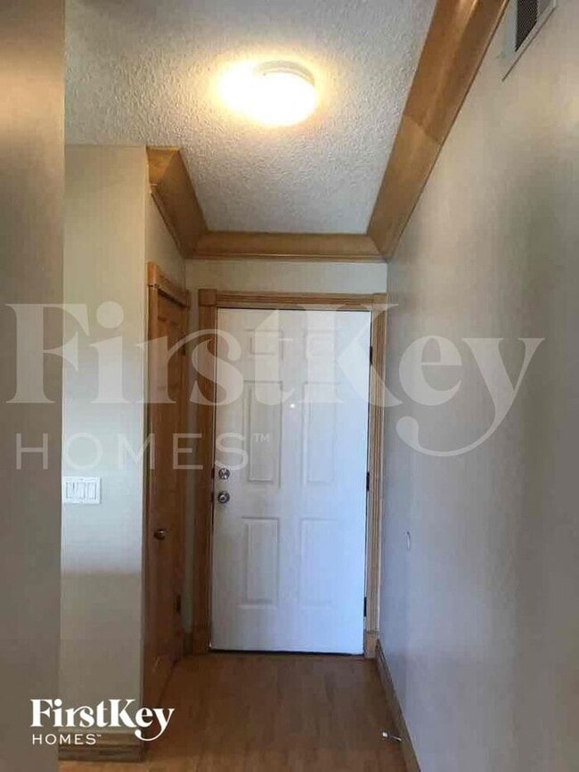 Building Photo - 17424 Kentucky Rd