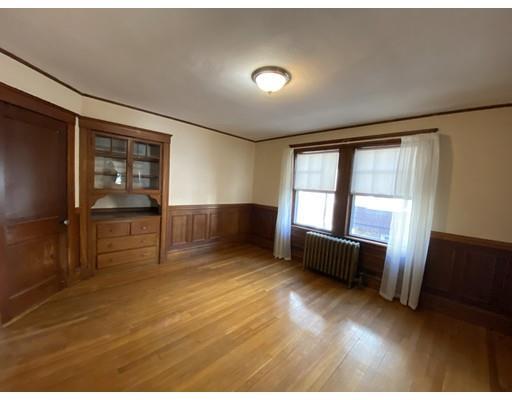 Building Photo - 643 Adams St