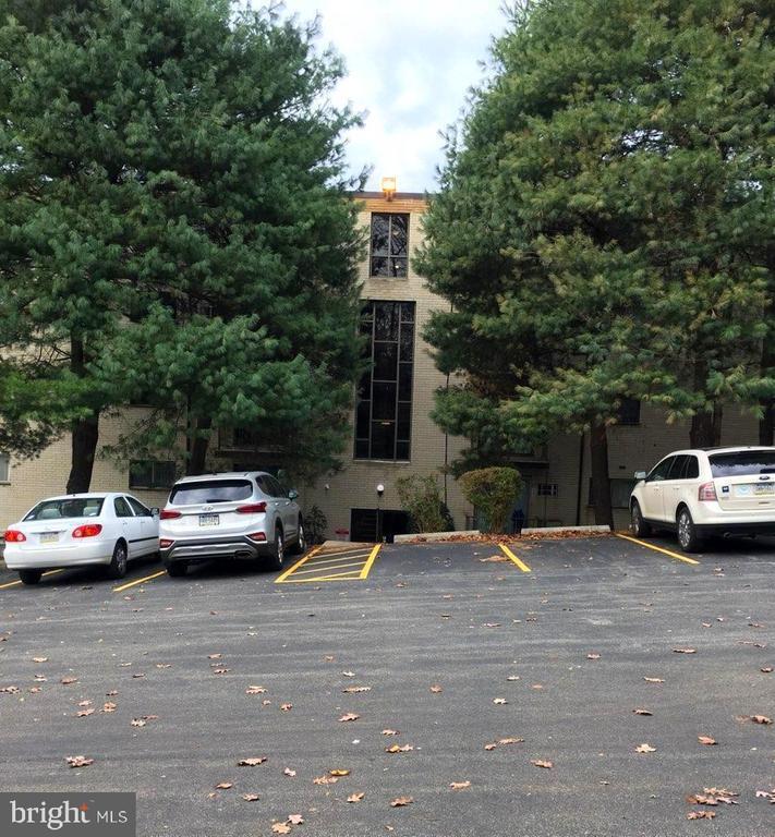 Primary Photo - 400 Glendale Rd
