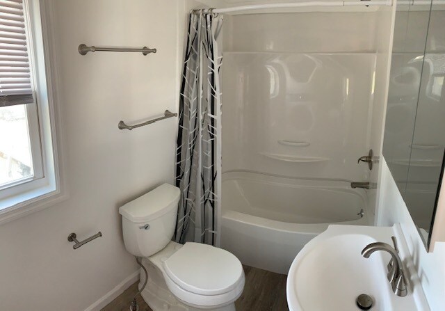 Building Photo - 15 Fern St