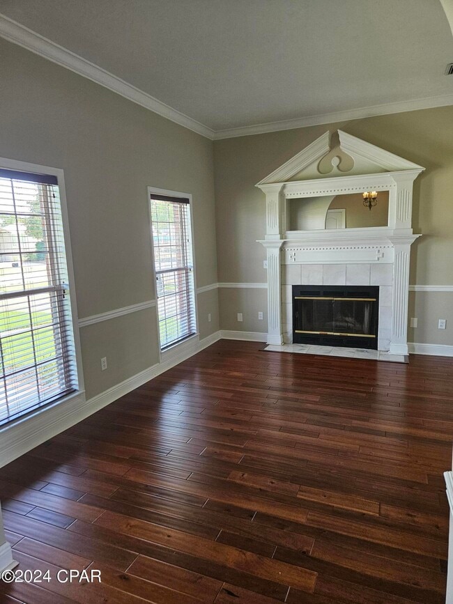 Building Photo - 2103 Coral Dr