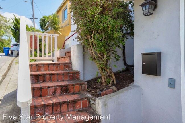 Building Photo - 2 br, 1 bath House - 636 Sierra Point Rd