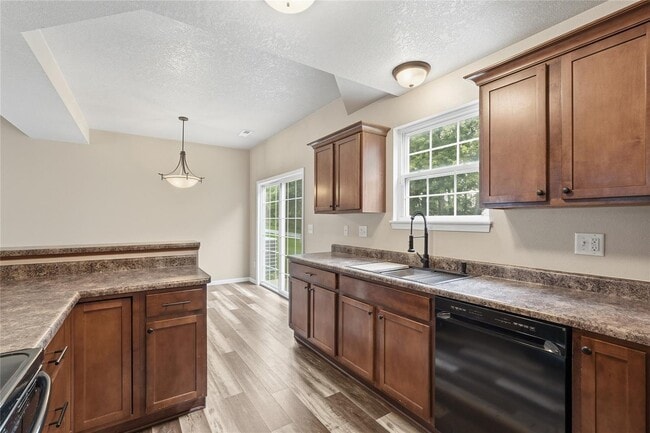 Building Photo - 1694 Burr Dr