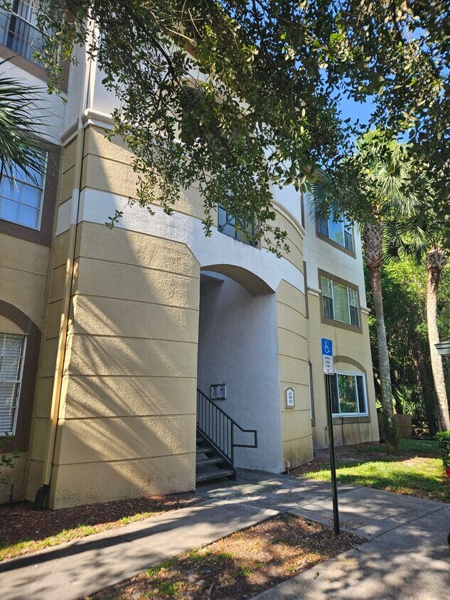 Primary Photo - 2 Bedroom Condo for Rent in New Tampa!