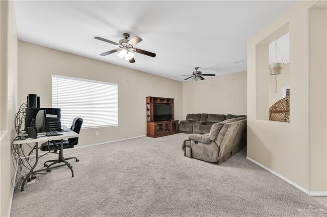 Building Photo - 3613 Los Lagos Dr