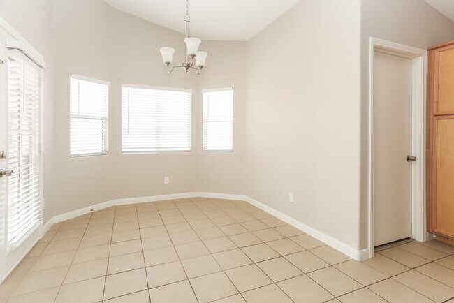 Building Photo - 504 Stonehurst Dr
