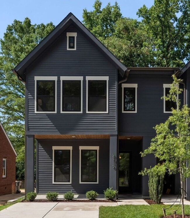 Building Photo - 2006 St John St