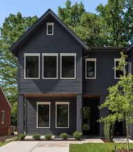 Building Photo - 2006 St John St