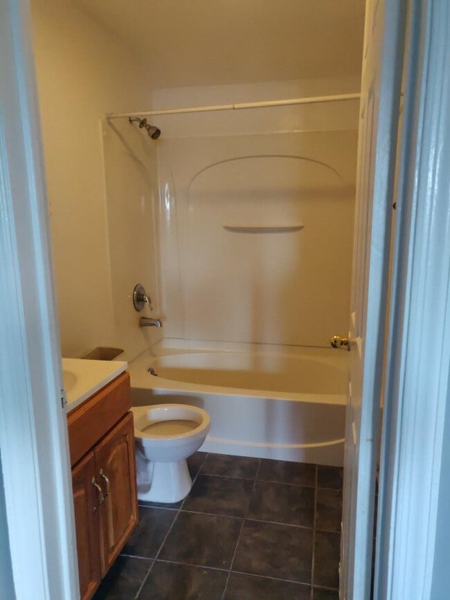 Bathroom - 780 Taunton Pl