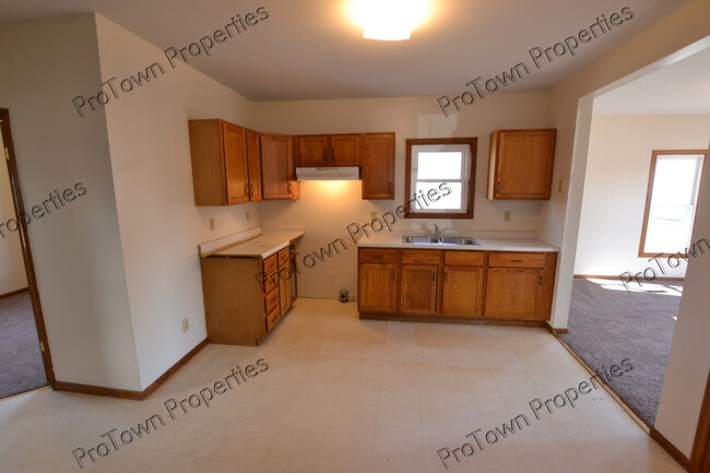 Foto del edificio - 711 N Hickory St