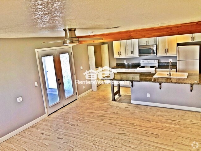 Building Photo - 7528 N 47th Dr