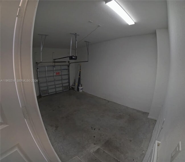 Building Photo - 1170 SW 7th Ct