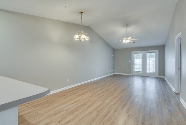 Building Photo - 212 Evans Lake Dr
