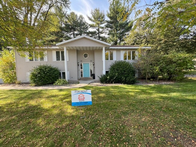 Building Photo - 632-638 S 44th Avenue