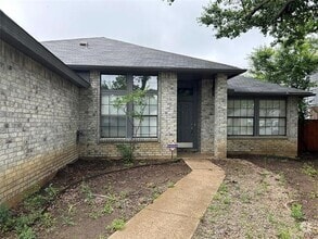Building Photo - 3108 Clovermeadow Dr
