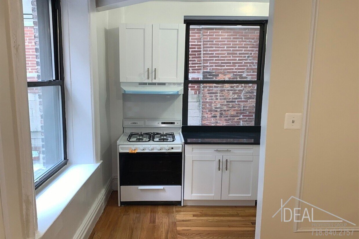 Foto del edificio - 529 W 111th St