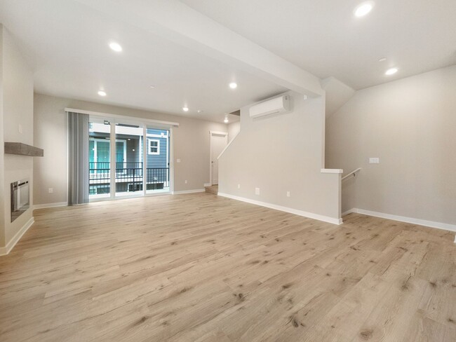 Foto del edificio - Newly Built 4-Bedroom Townhome with Modern...