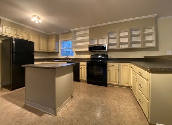 Foto del edificio - 3BR/2BA Ranch with Fenced Yard – Huntersville