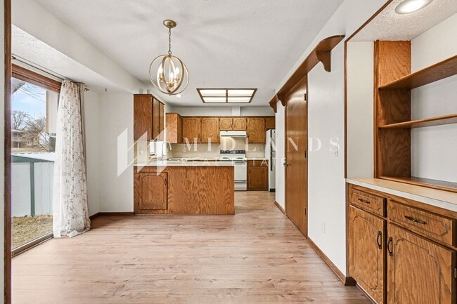 Building Photo - Bellevue Ranch