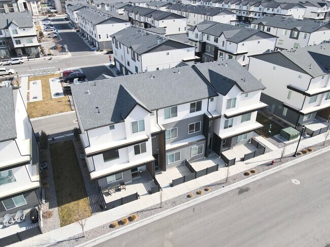 Building Photo - 324 S 1150 W