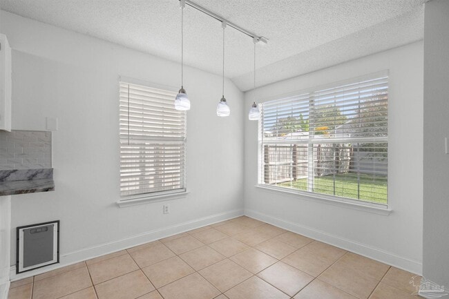 Building Photo - 383 Mirabelle Dr