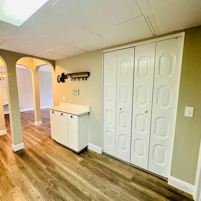 Building Photo - 6 Shadowbrook Ln