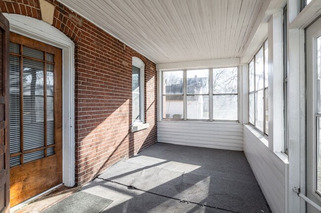 Building Photo - ds1233