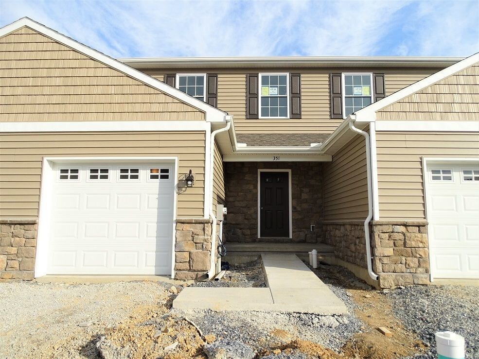 337 Cedar Hollow, Manheim, PA 17545 Townhome Rentals in Manheim PA