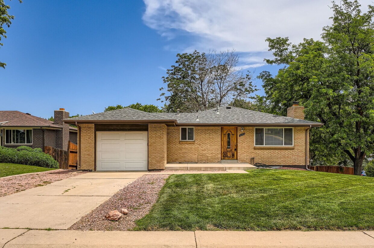 Foto principal - 6262 Allison St
