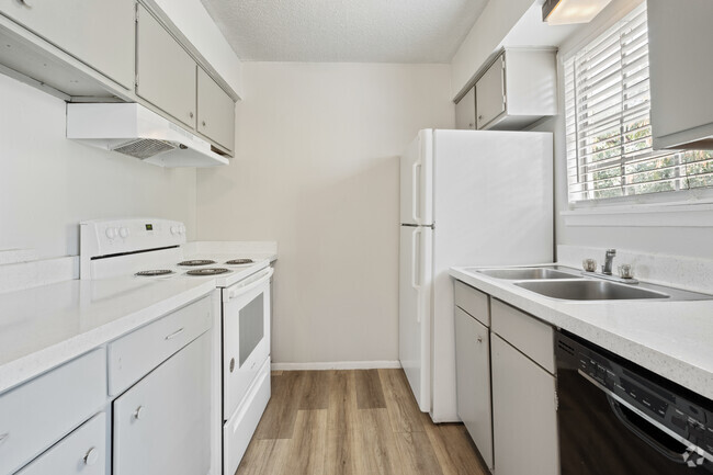 2BD, 1BA - 932SF - Kitchen - Bel Air on 25th