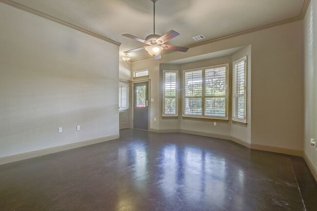 Building Photo - Beautiful Home in Old Town Georgetown