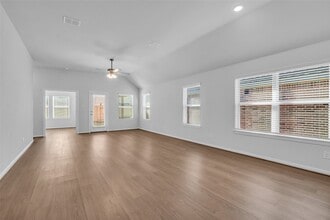 Building Photo - 2215 Villa Bella Ln