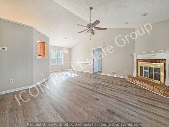 Foto del edificio - 3/2.5 home on large lot -Powder Springs