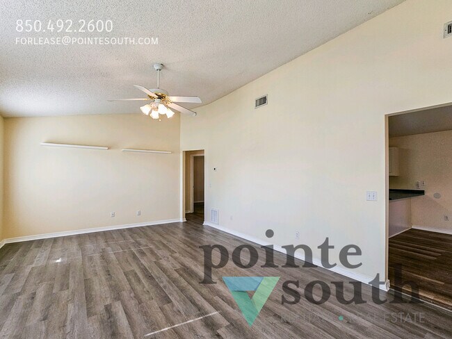 Building Photo - 3BD/2BA Pet Friendly with a Big Back Yard!