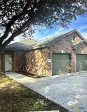 Building Photo - 213 Anne Louise Dr