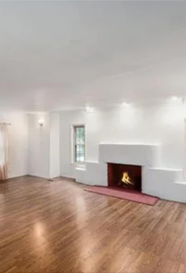 Building Photo - 6021 Engleman Ave